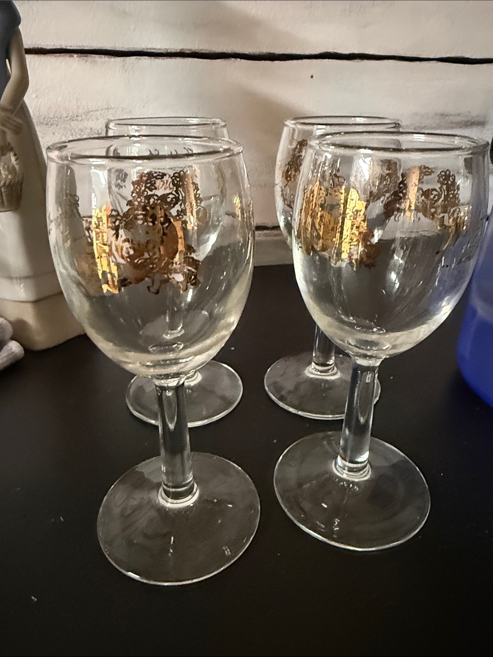 Floubigant since 1775 small with Gold Trim Clear Wine Glasses - Set of 4
